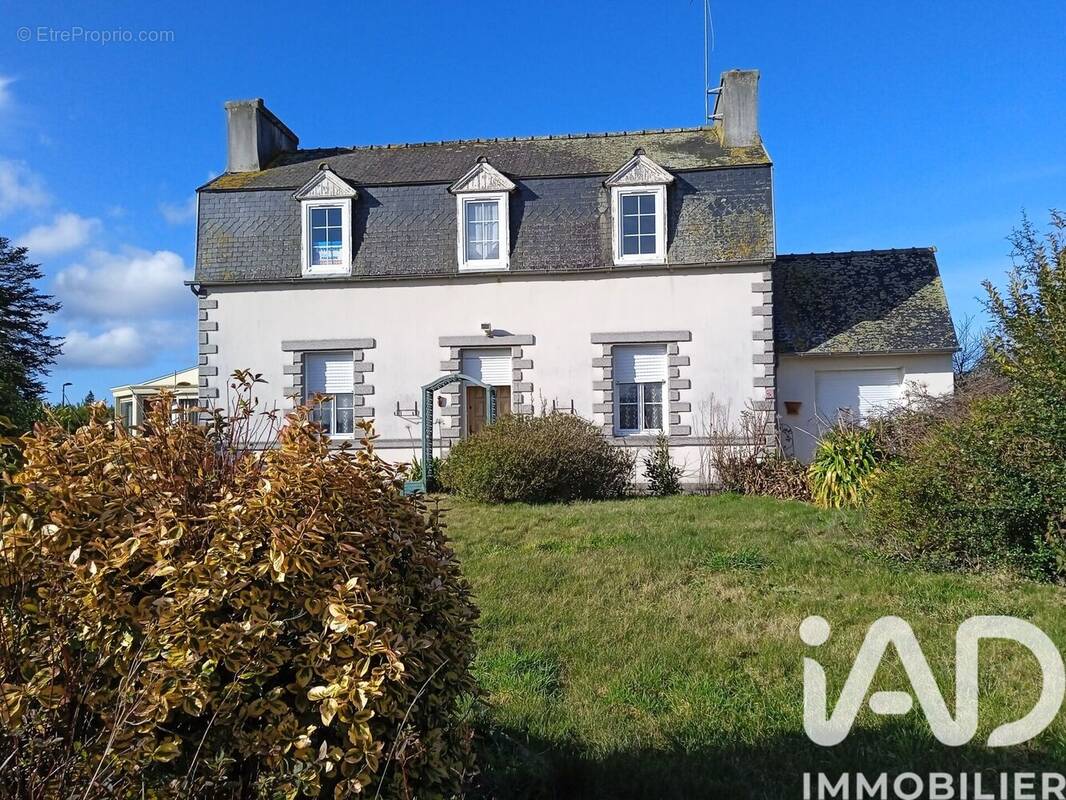 Photo 1 - Maison à LA ROCHE-DERRIEN