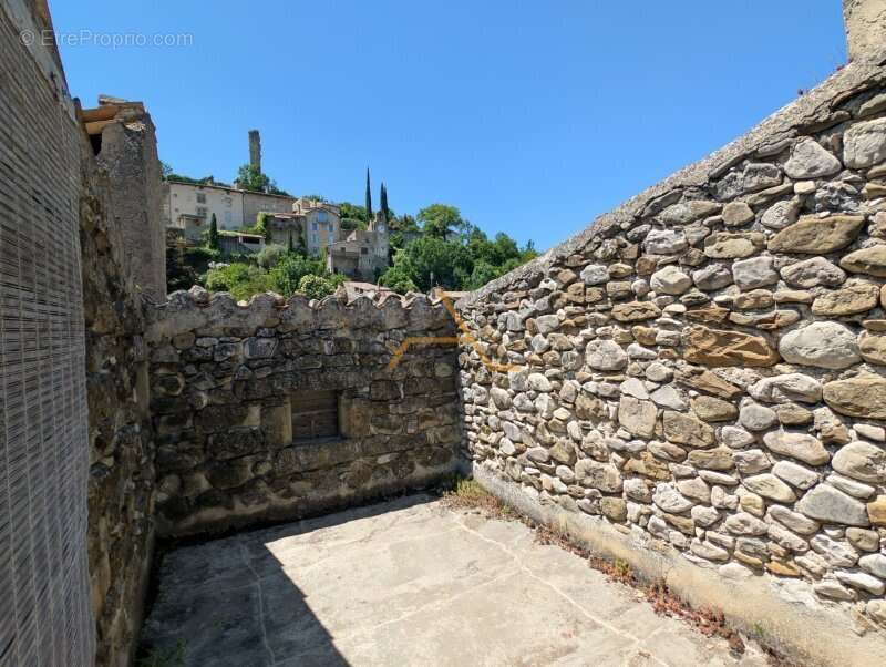 Bourdeaux Maison de village avec jardin - photo 14