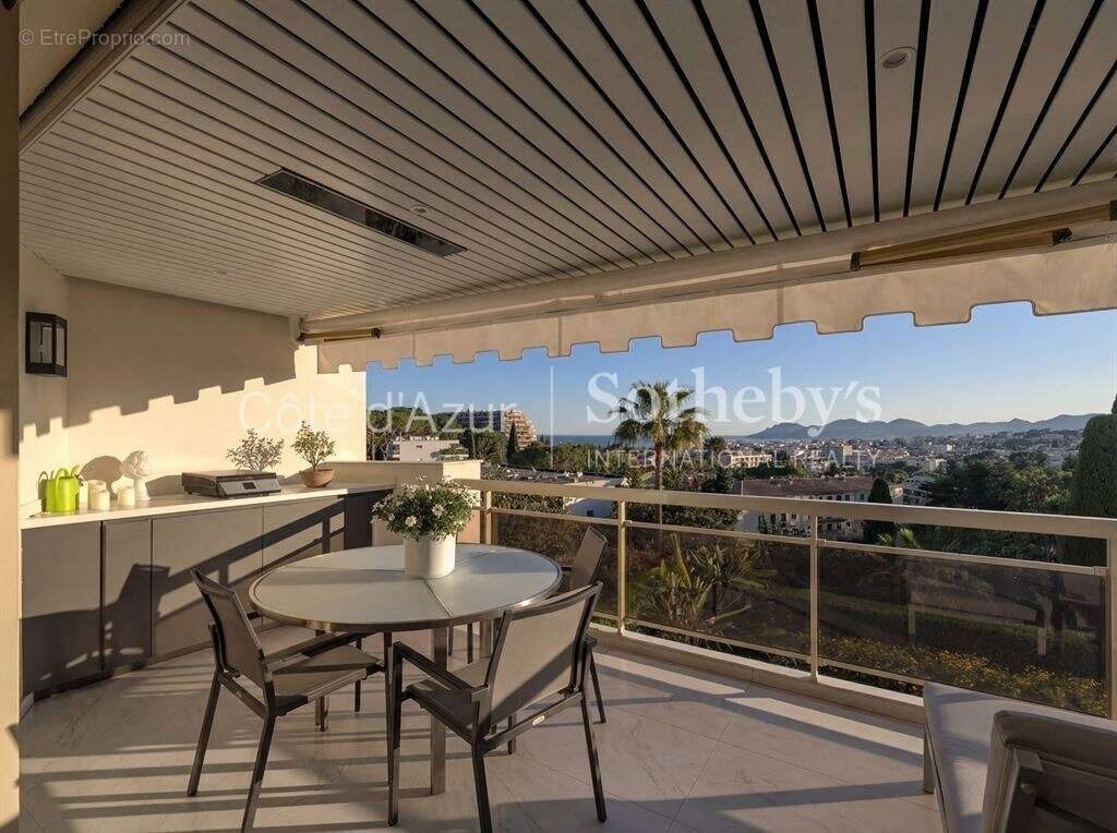 Appartement à LE CANNET