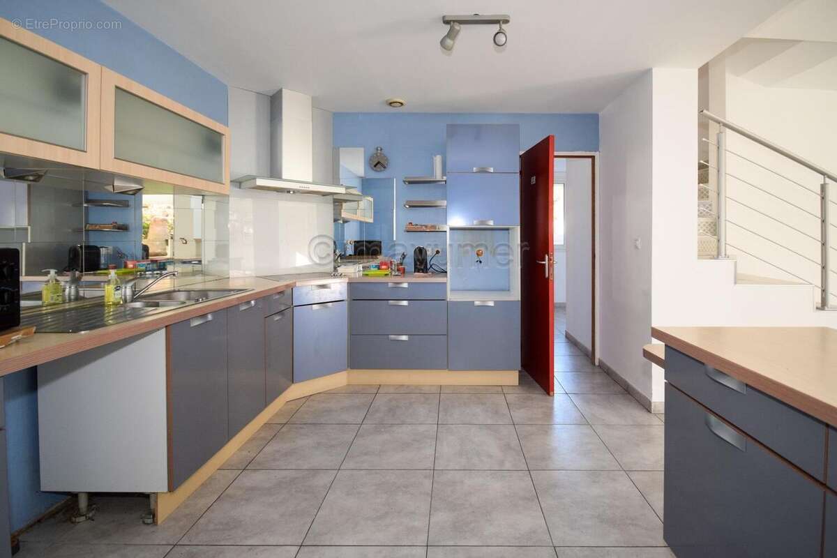 Maison familiale avec jardin, terrasses, garage St Marguerite- Dromel? 13009 Marseille n°6 - Maison à MARSEILLE-9E