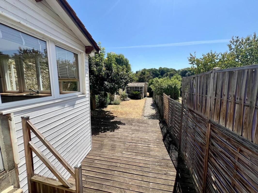 Photo 1 - Maison à CARBON-BLANC