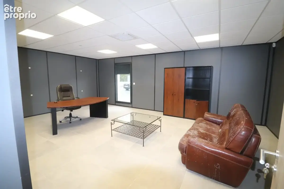 VENTE Bâtiment professionnel 205 m2 sur terrain de 2 162 m2 - photo 7