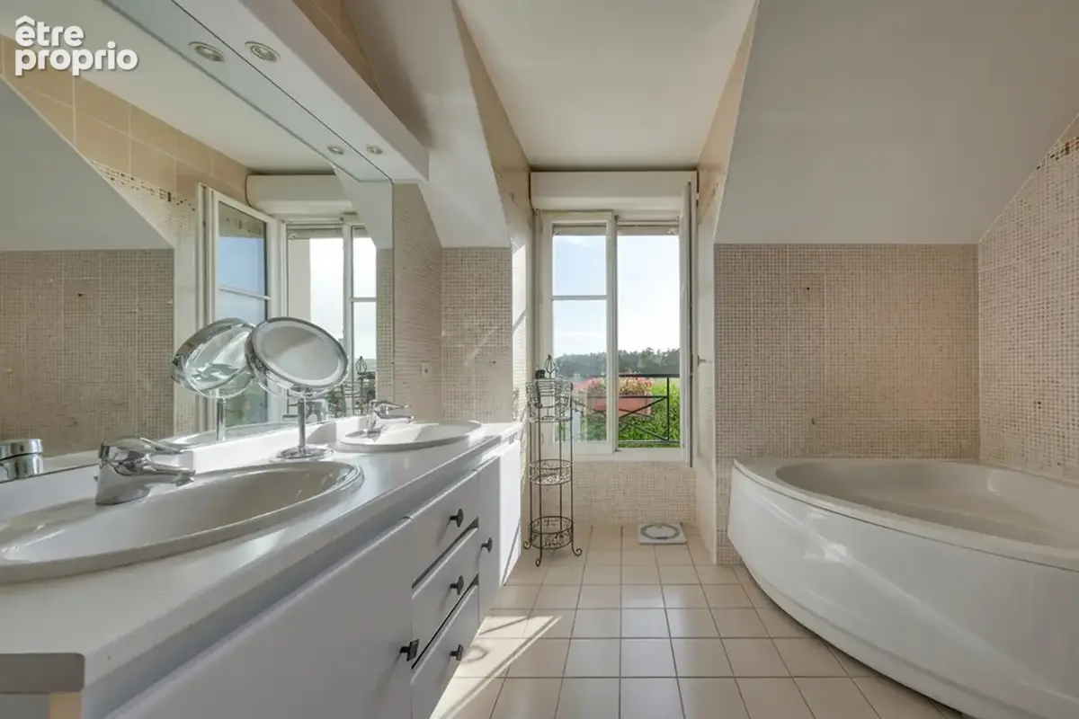 Belle et grande maison familiale - 290m2 au sol - 6 chambres - sous-sol total - photo 16