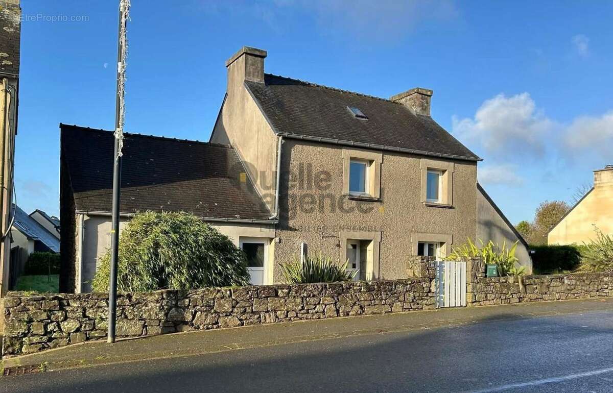 Maison à SAINT-URBAIN