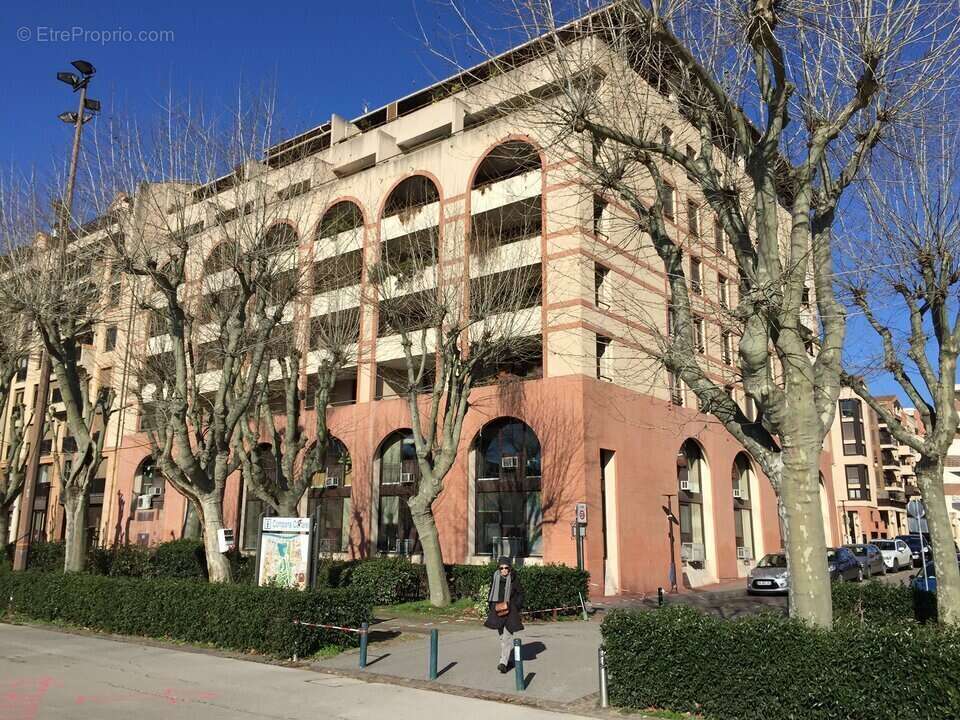 Commerce 1376 m² à Toulouse  - photo 3