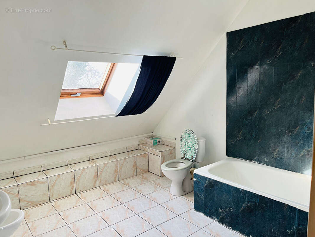 Maison à CHEMILLY-SUR-YONNE