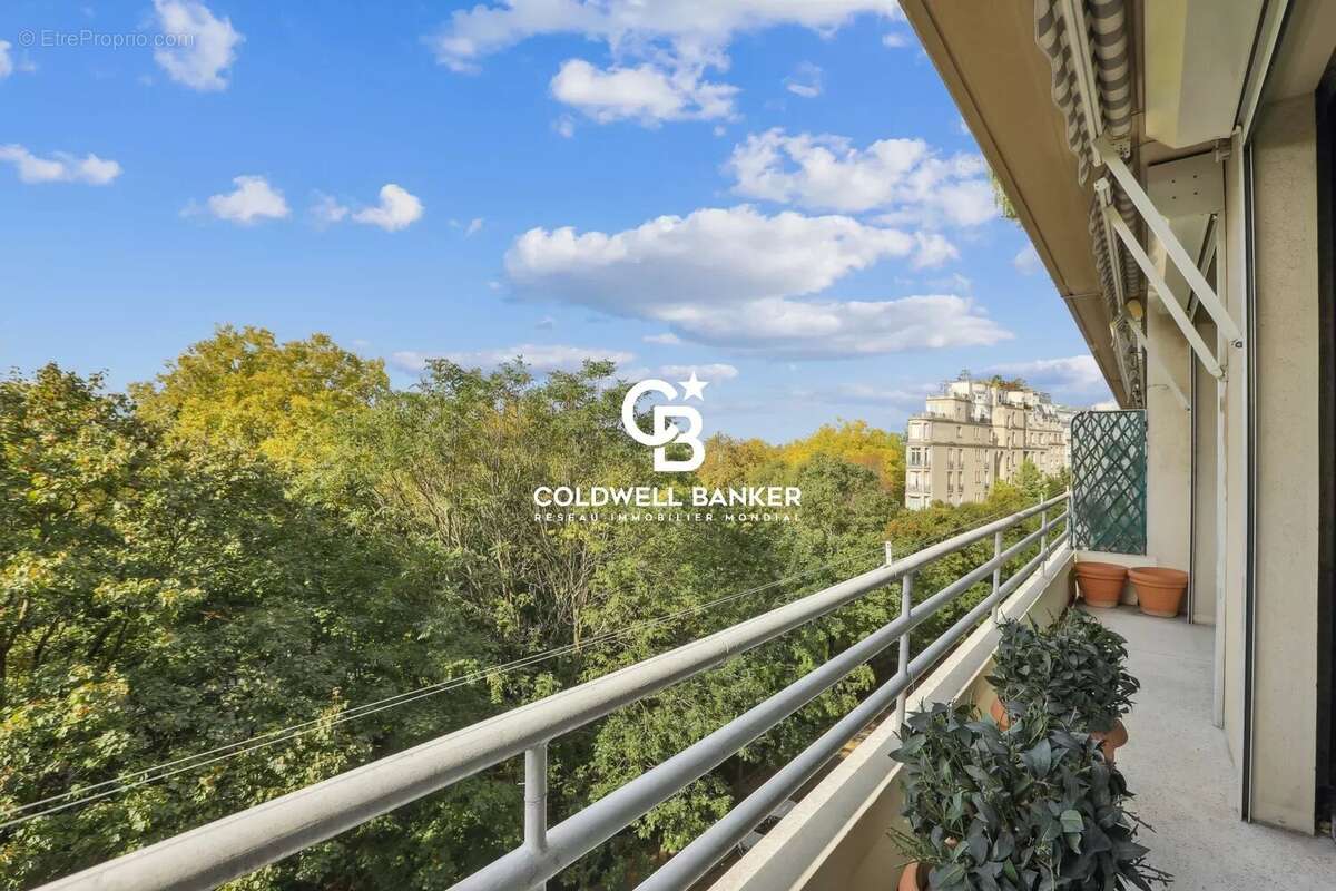 Appartement traversant avec balcons et vues verdoyantes face au Bois de Boulogne - photo 8