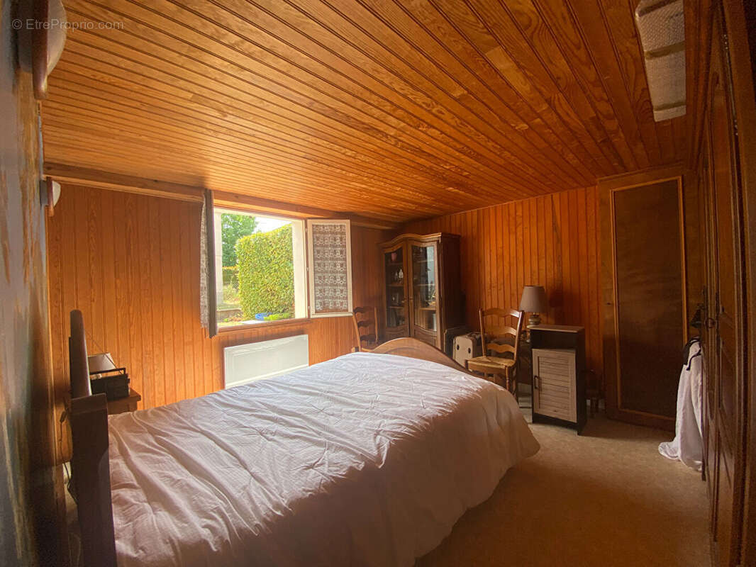 A vendre à Commentry - Jolie Maison ( 125 m2) - 3 Chambres - Terrain 445 m² - photo 7
