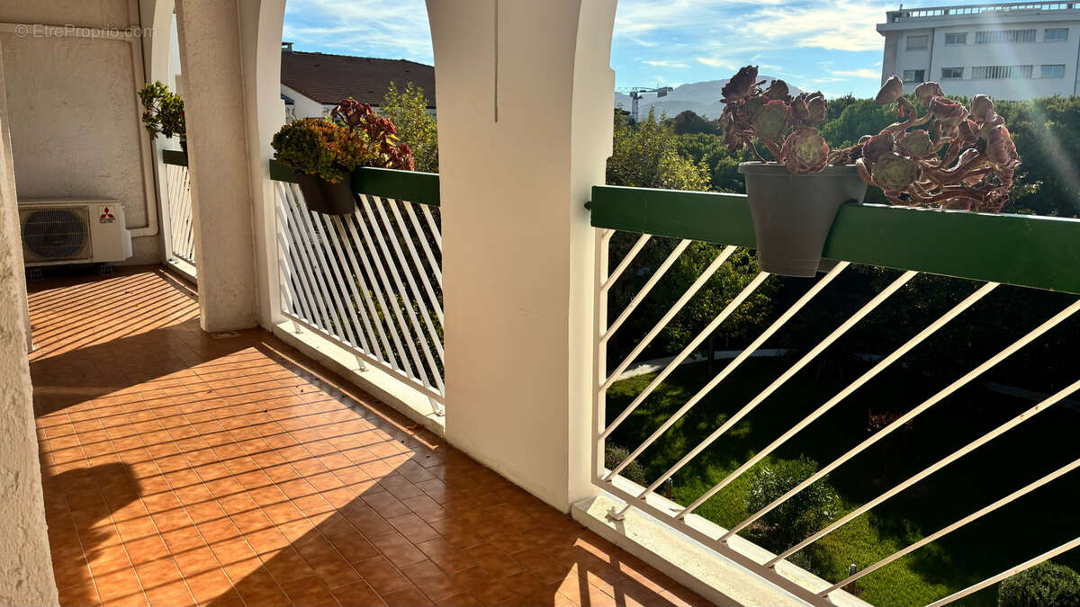 Appartement à MARSEILLE-8E