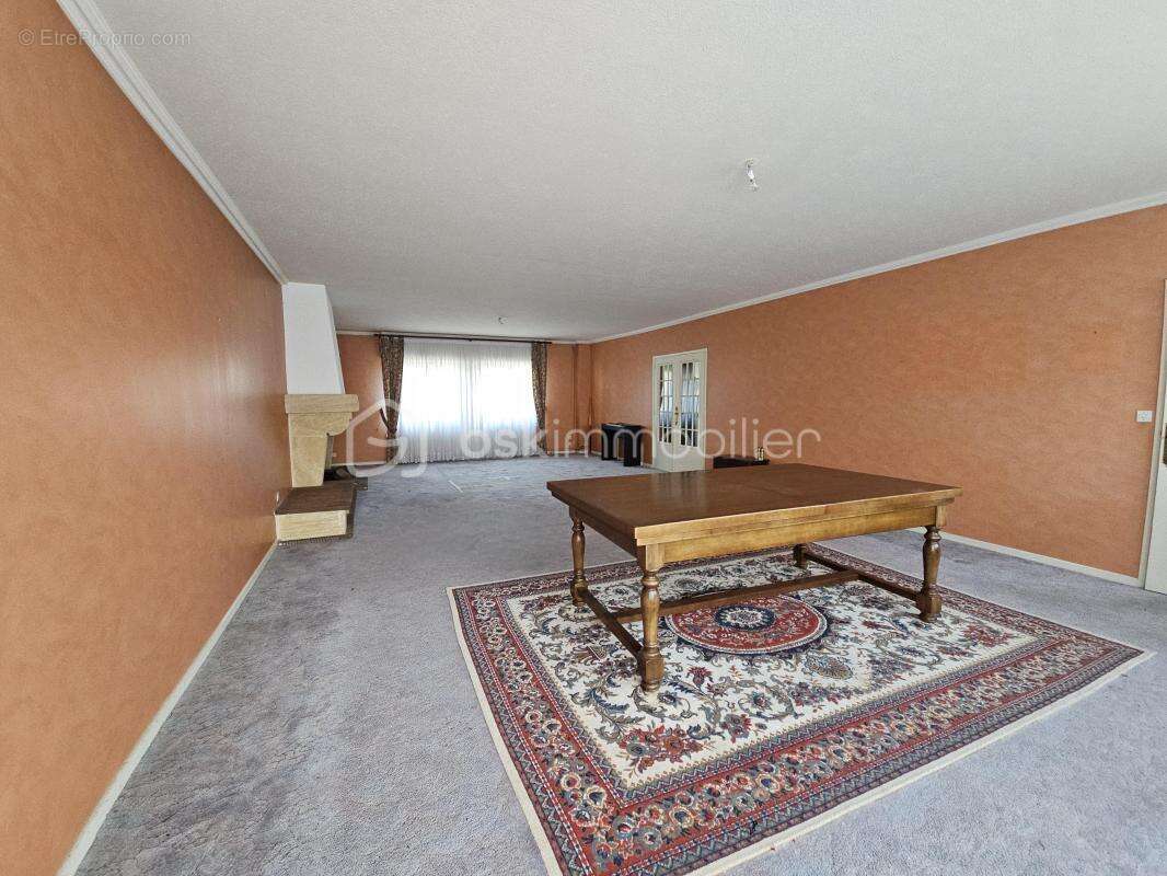 Appartement à SIN-LE-NOBLE