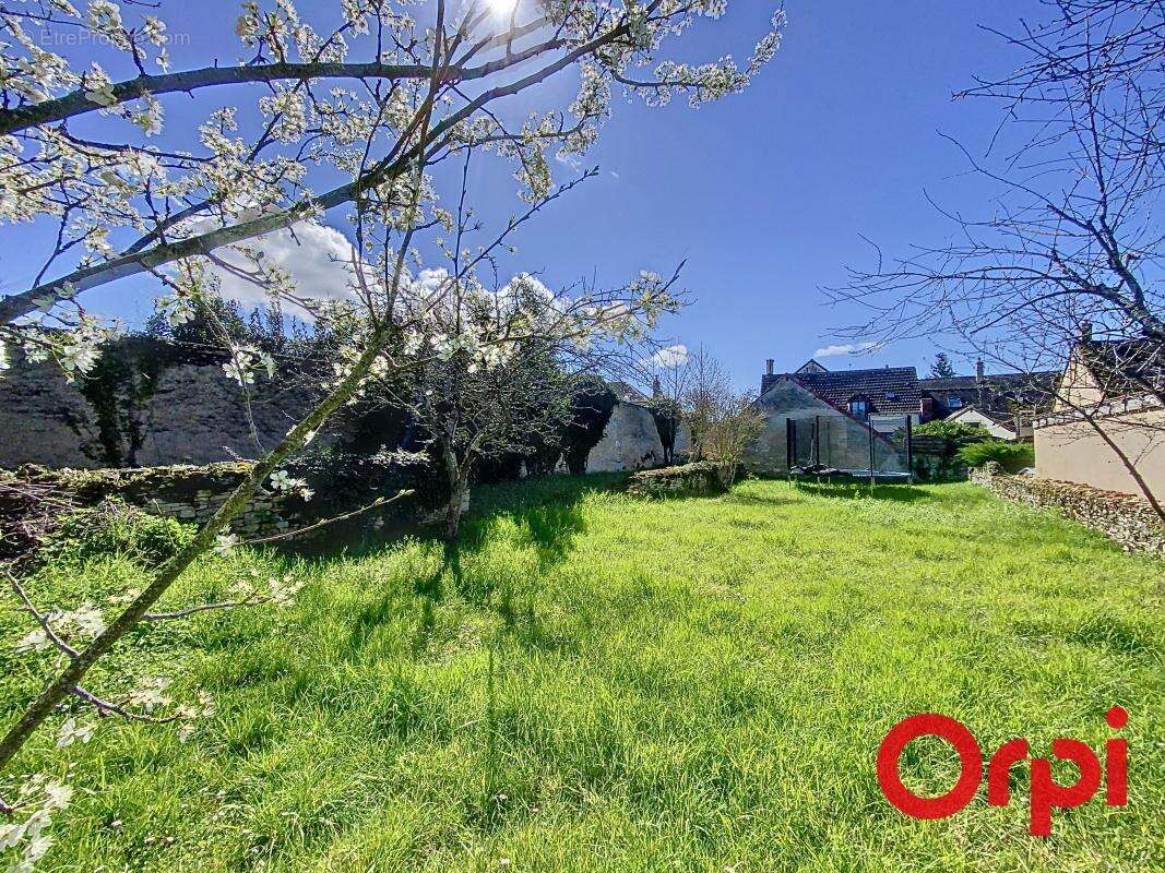  Charmante maison de village avec jardin et dépendances - photo 10