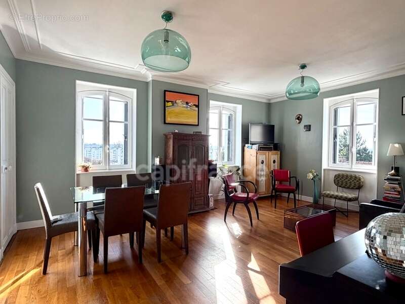 Appartement à VERSAILLES