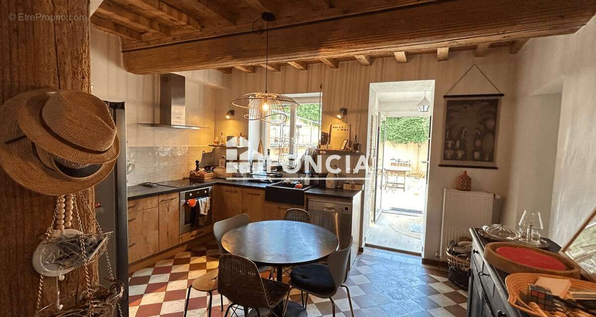 Maison à SATHONAY-VILLAGE