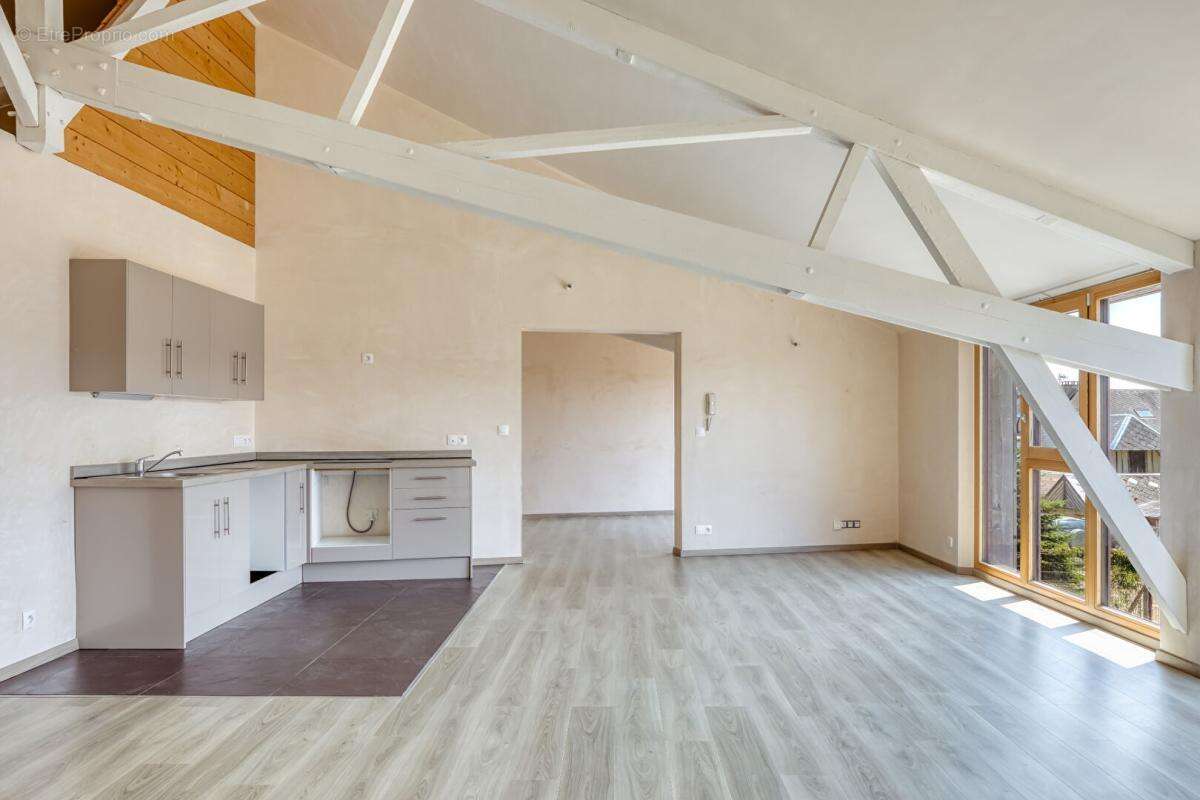 Lumineux Appartement  3 pièces 99.64 m2 Superbes Volumes  Etat impeccable - photo 5