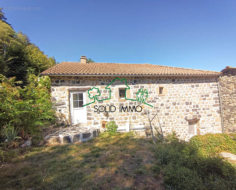 Maison traditionnelle de 194 m2 sur la commune de Meyras 07380 - photo 2