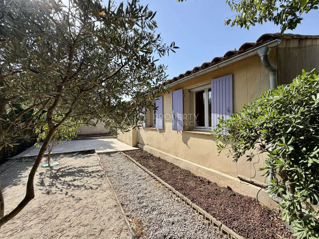 Maison 70 m² à Merindol  - photo 2