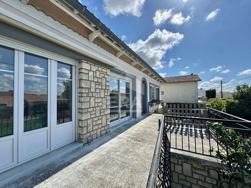 Maison à SURGERES