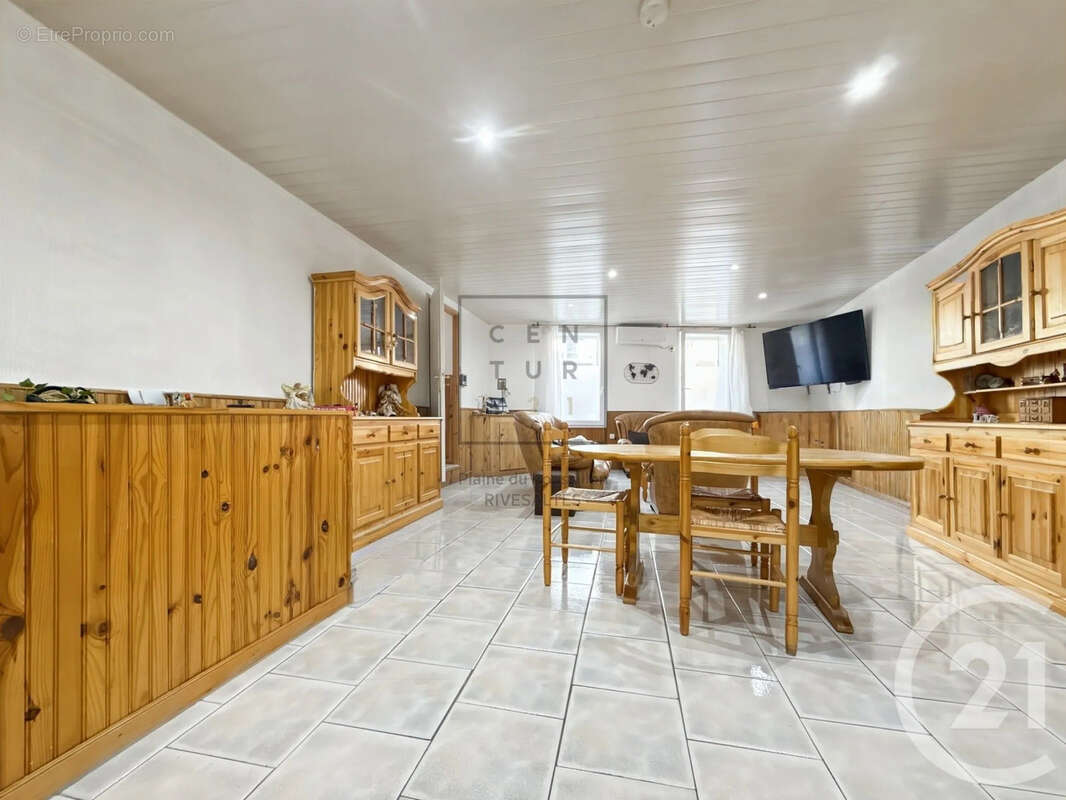 Maison à PEYRESTORTES