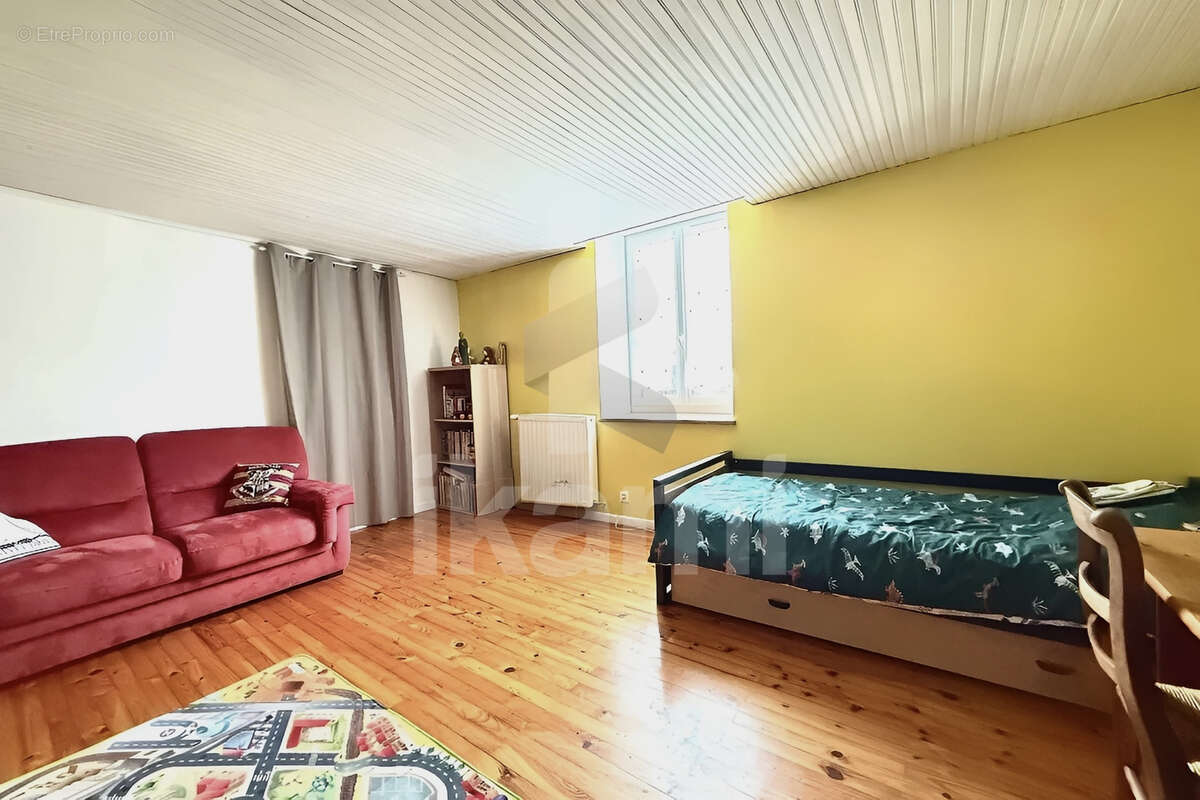 Maison à SAINT-BONNET-DE-CHAVAGNE