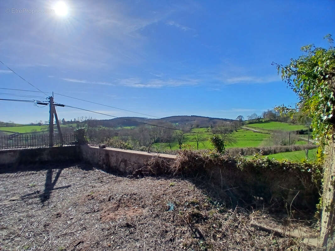 Maison à SAINT-LEGER-DE-FOUGERET