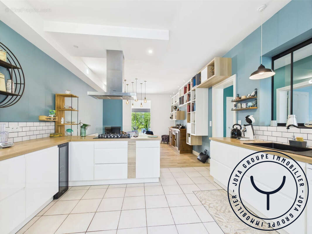 Maison à PONT-SAINTE-MARIE