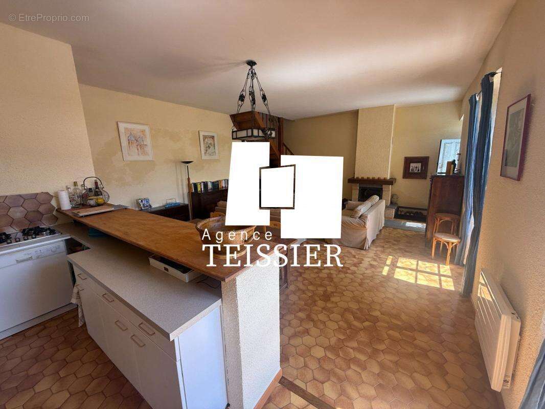 Maison à SAINT-MELANY