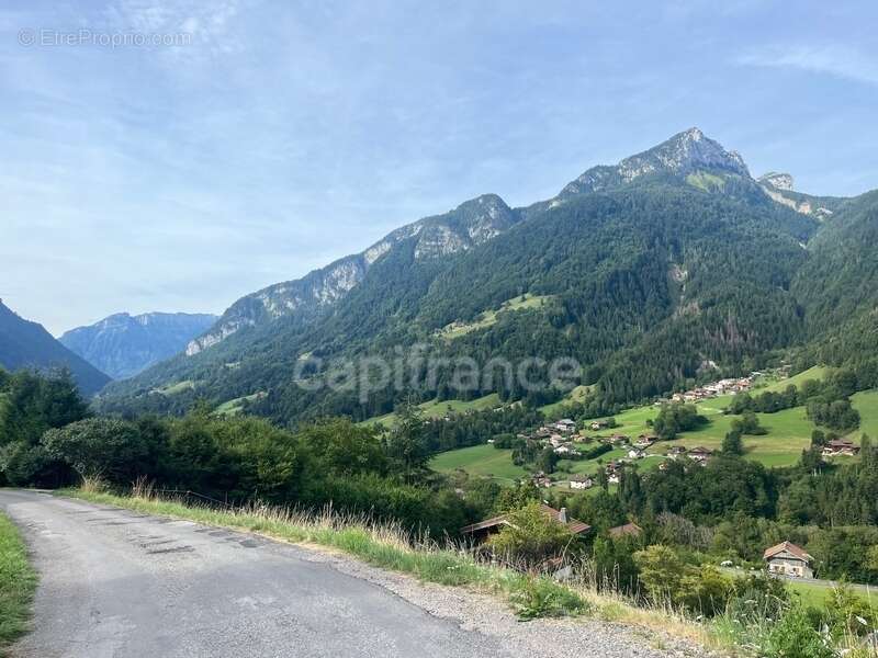 Terrain à LE PETIT-BORNAND-LES-GLIERES