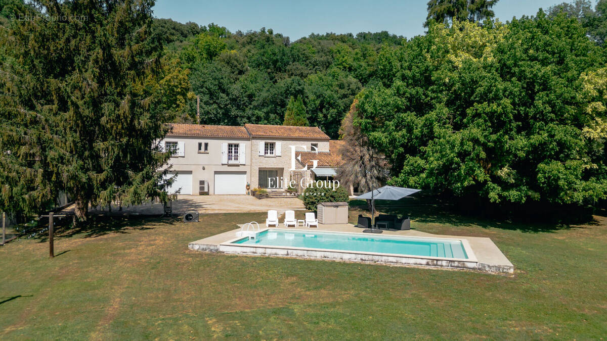 Maison à PUYMOYEN