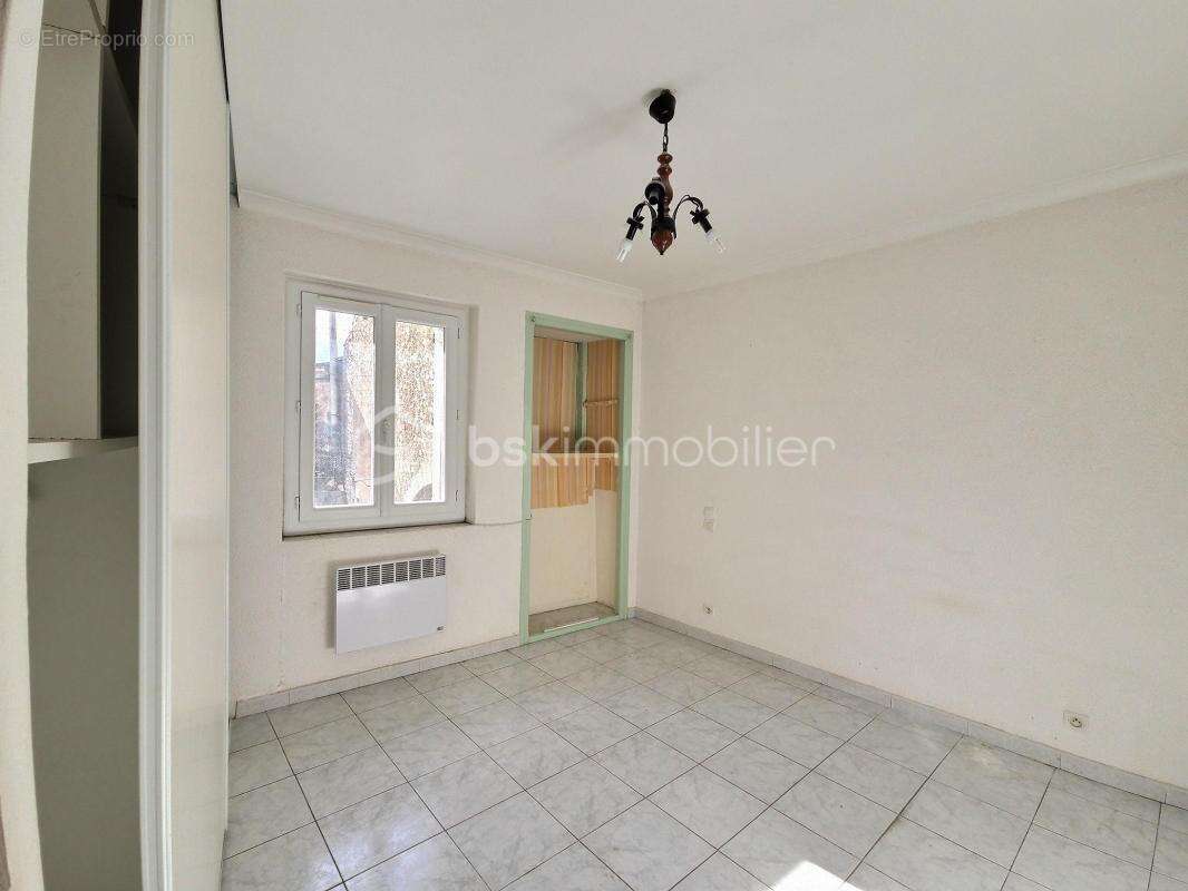 MILHAUD – Maison de village avec travaux et très fort potentiel - photo 14
