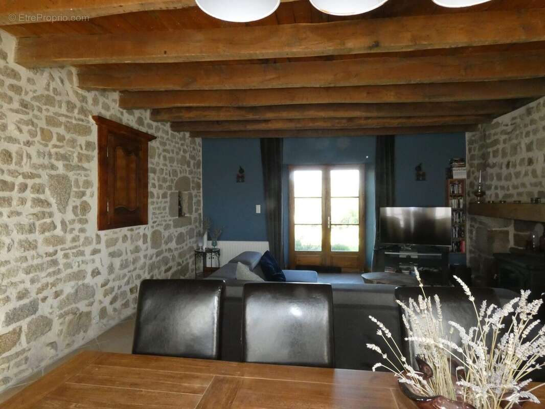 Maison à ISSOUDUN-LETRIEIX