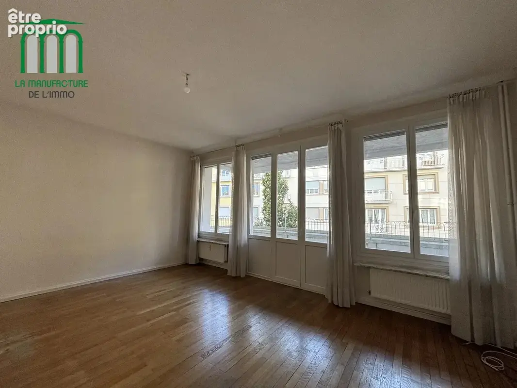 Appartement de type F4 de 102.23 m² avec deux balcons, garage/ Armeville-Foch-cité du design - photo 2