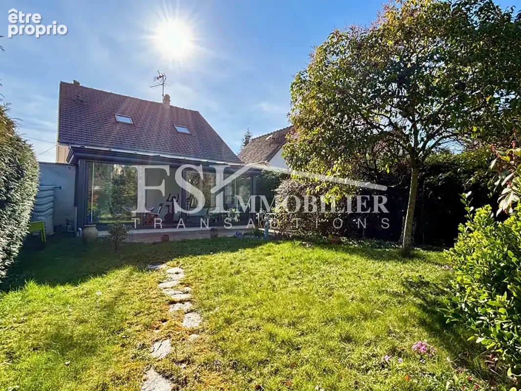 Maison d'Architecte - Saint Leu La Foret 7 pièces 149 m2 - Proche gare - secteur pavillonnaire - photo 12