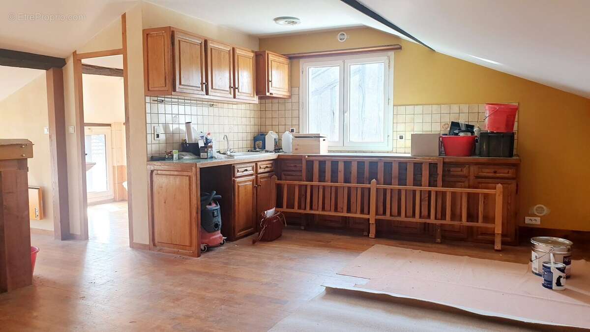 Appartement à SAINT-LEONARD-DE-NOBLAT