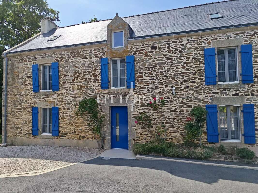 Maison à SURZUR