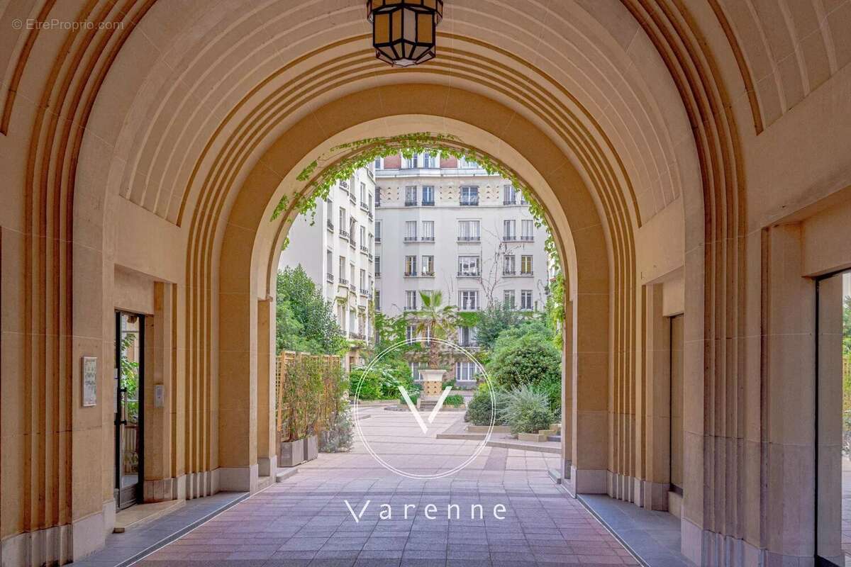 Appartement à PARIS-7E