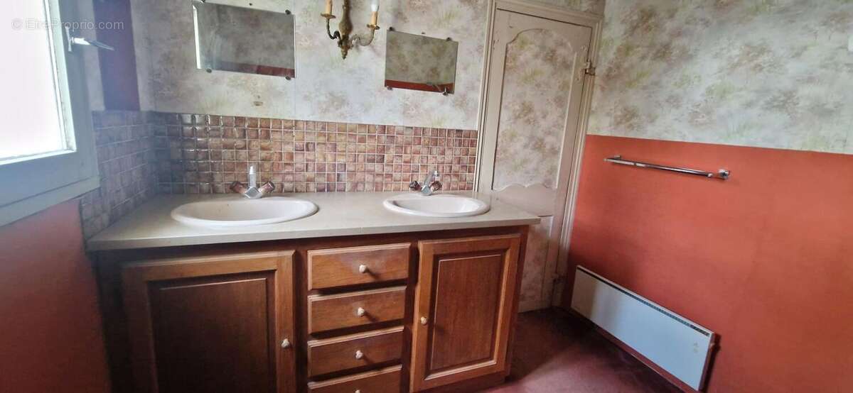 Maison à CROIX-CHAPEAU