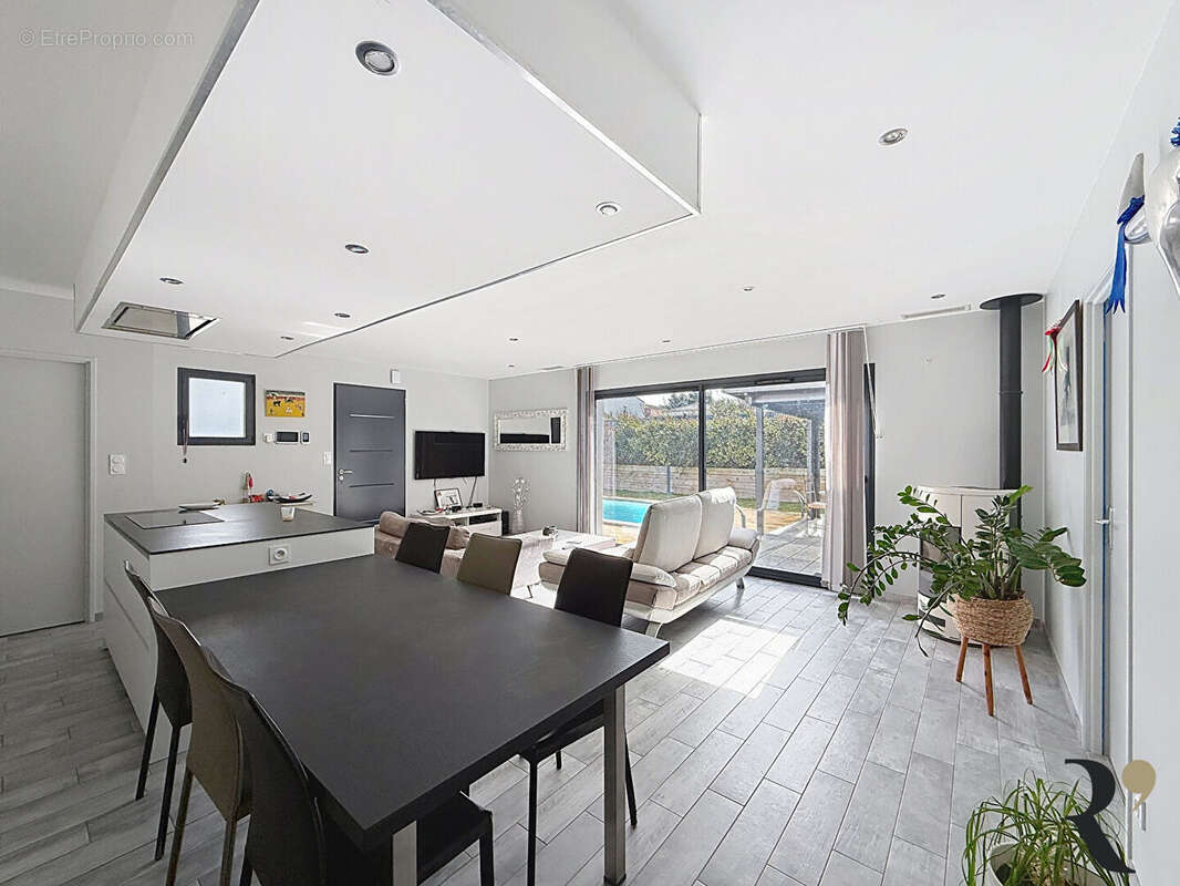 Maison à SAINTE-FOY-D&#039;AIGREFEUILLE