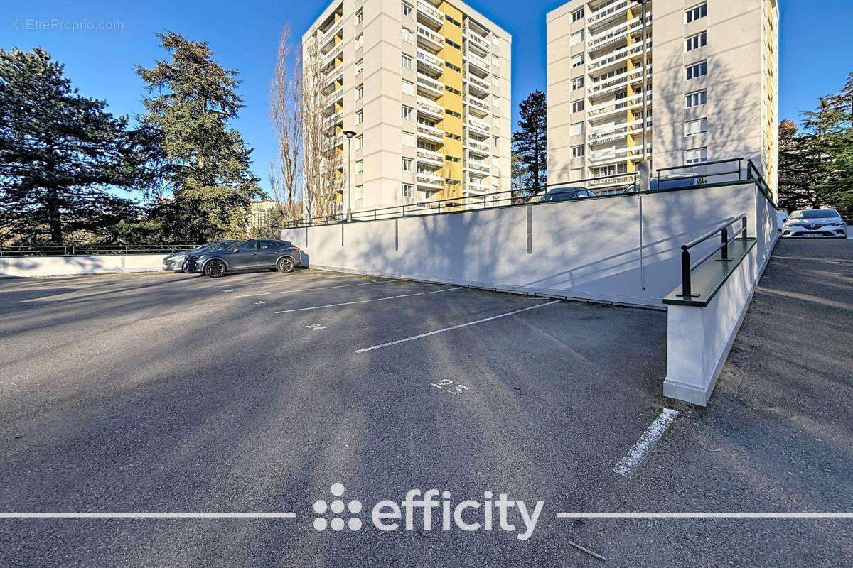 Appartement à SAINTE-FOY-LES-LYON