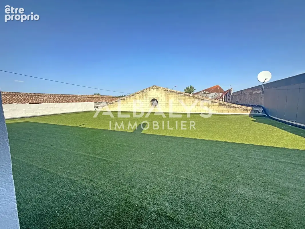 A deux pas du centre ville de Libourne - Magnifique Appartement avec terrasse et garage. - photo 7