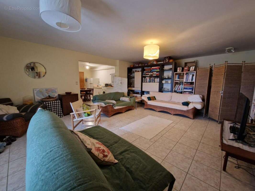 Maison 3 chambres avec grand terrain, piscine et Belle Vue. - photo 17