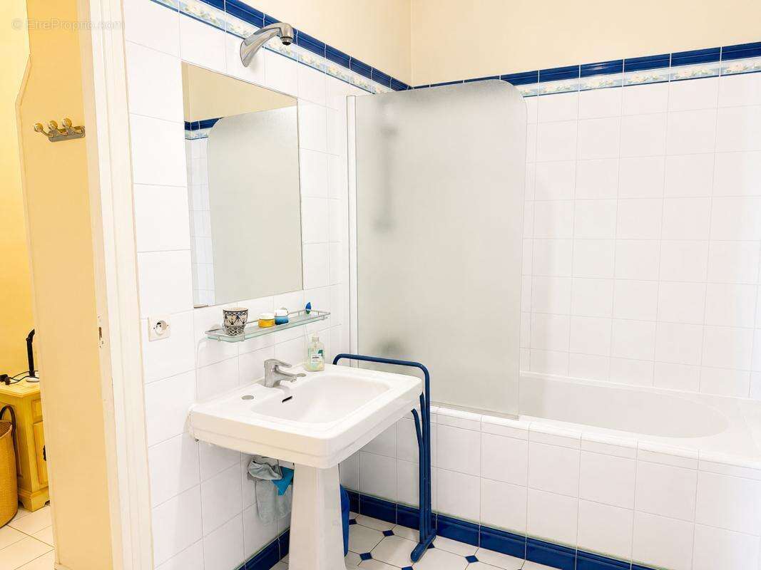 Appartement à PARIS-8E