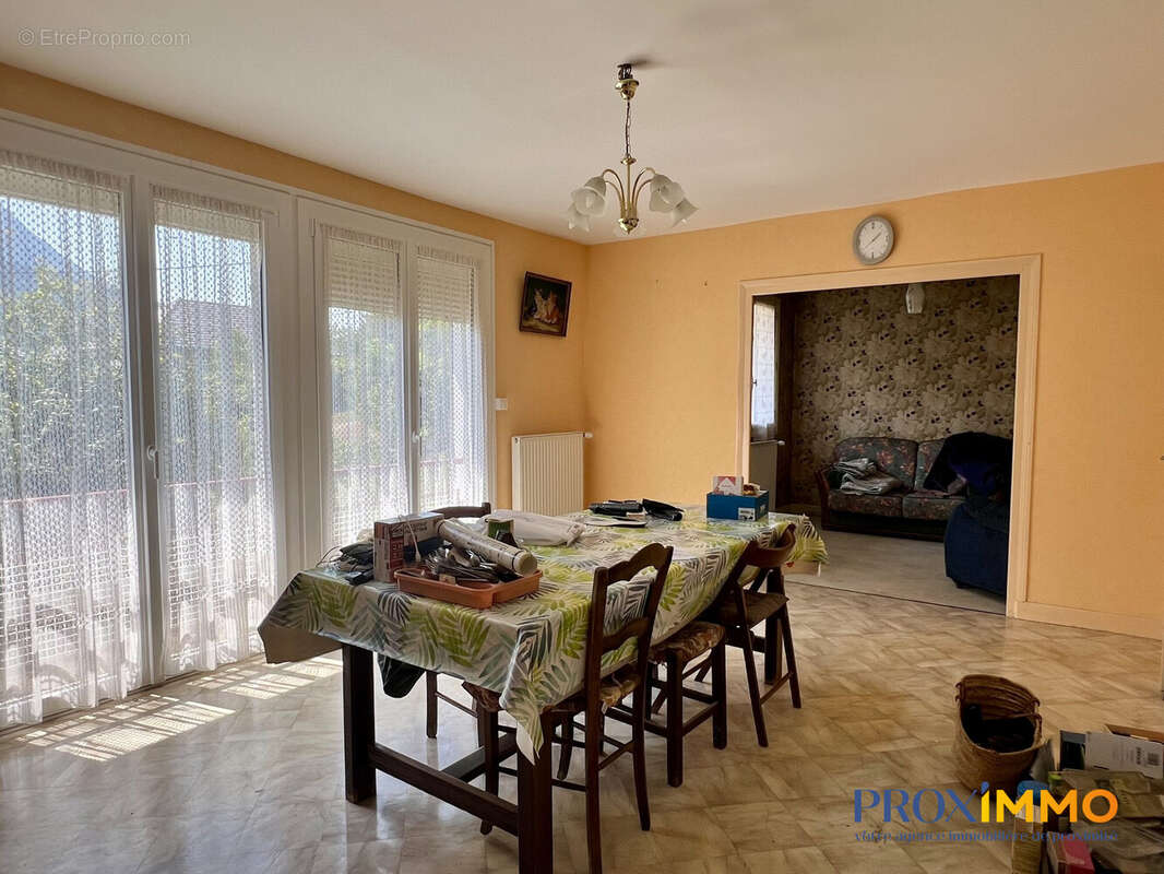 Maison 82 m² à Saint-Laurent-Du-Pont  - photo 5