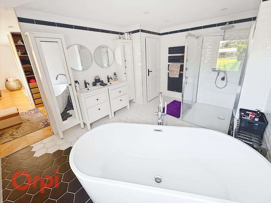 Maison à DUN-LE-POELIER