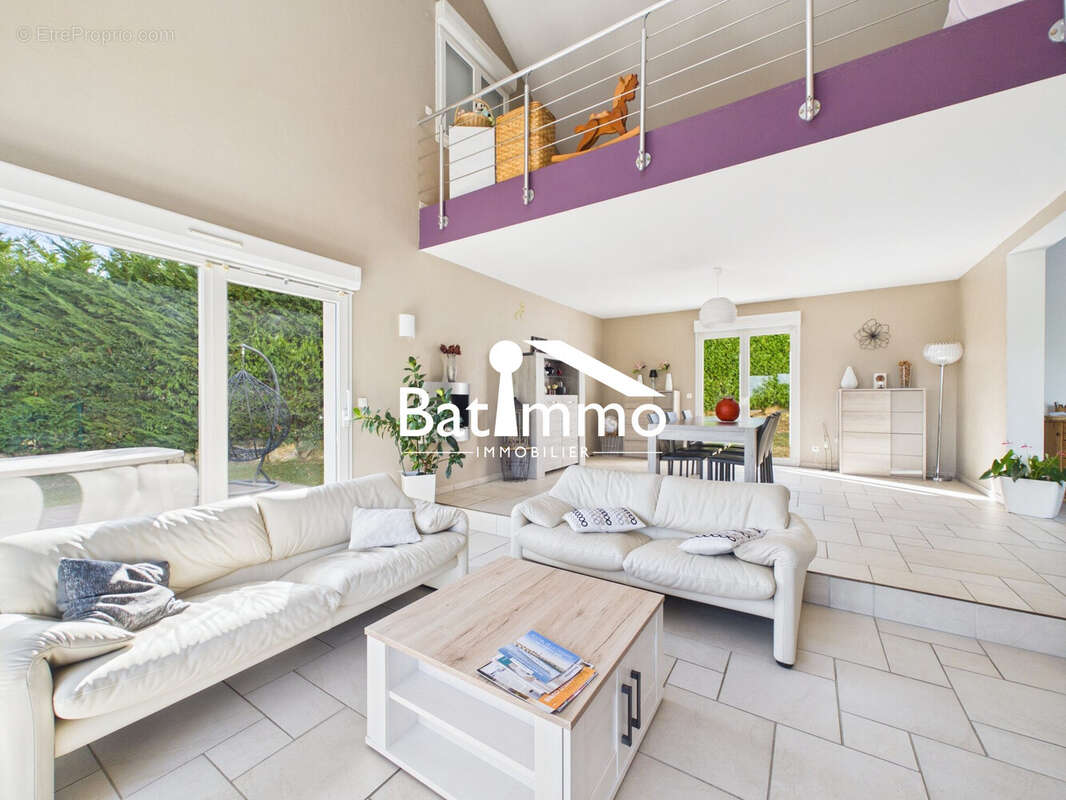 Maison 214 m² à Pournoy-La-Grasse  - photo 3