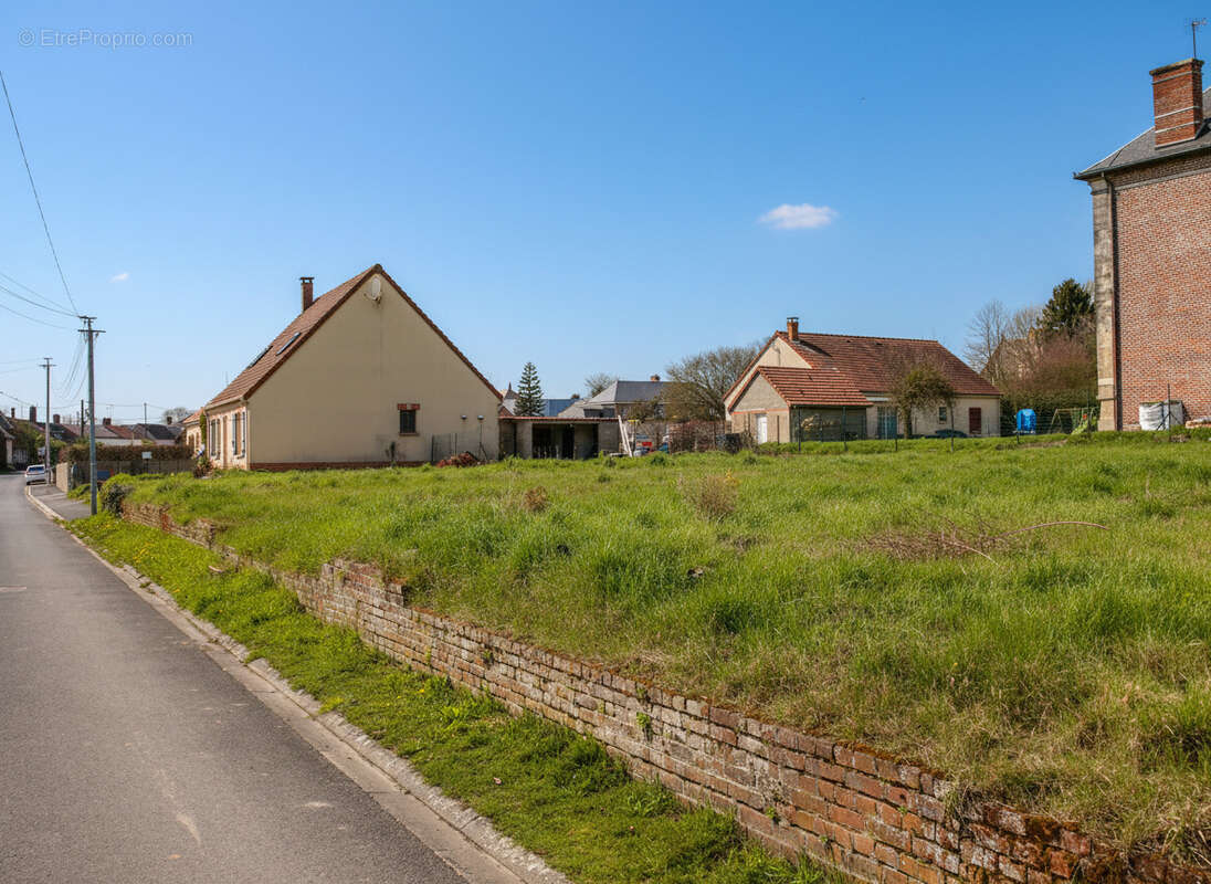 Terrain à SOMMEREUX