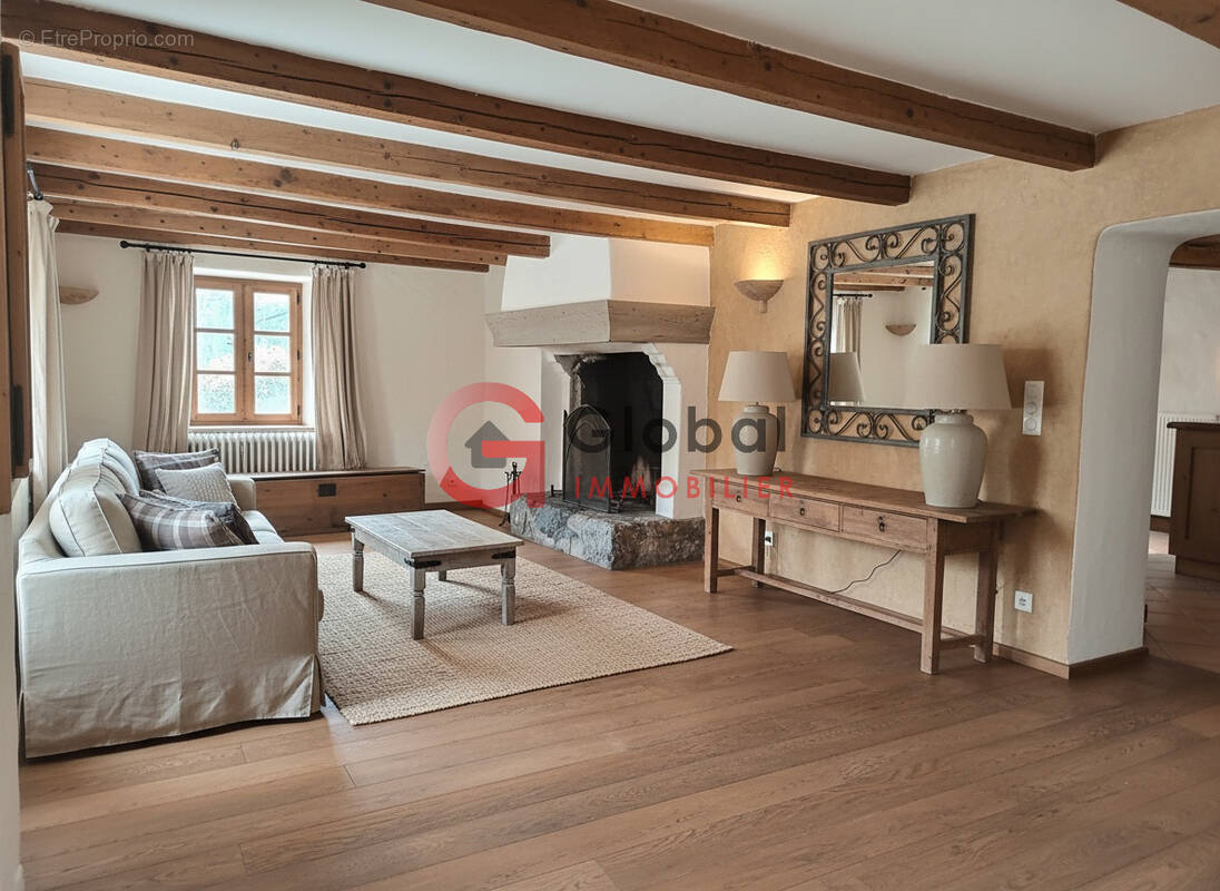 Appartement à LES ALLUES