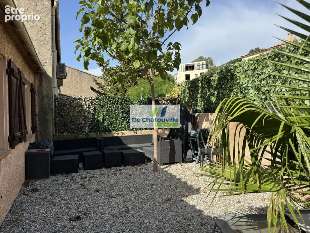 La Garde 83 - Maison divisée - Garage - photo 2