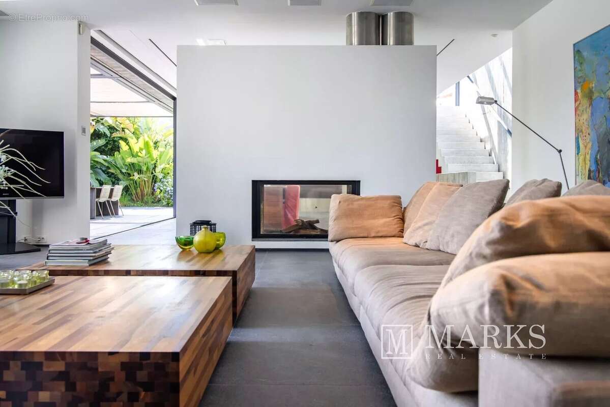 Villa de luxe de 4 chambres au centre de Saint-Jean avec terrain plat - photo 12