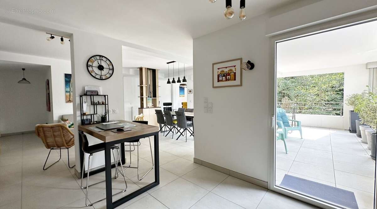 Appartement terrasse de type t4 de 92.25 m2 + 2 terrasses + 2 garages - photo 12