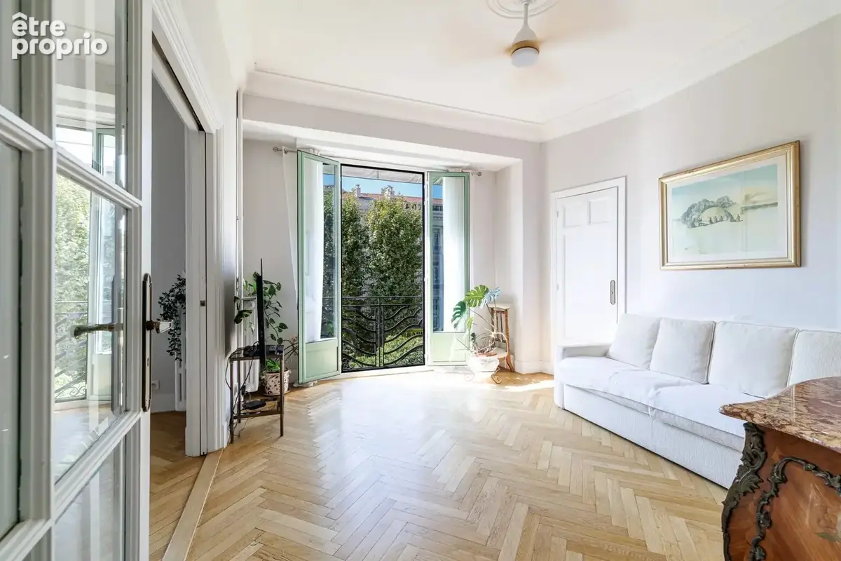 Nice Victor Hugo - Trois Pièces Etage élevé Balcon - photo 9